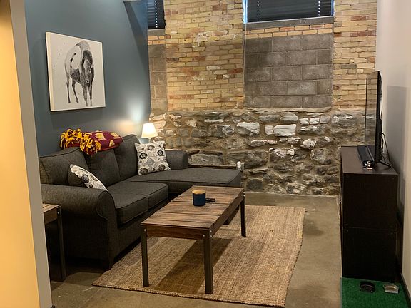 Photo of similar unit. Updated listing photos coming soon!