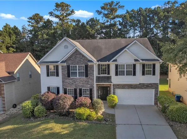 8030 Snapwell Dr, Fairburn, GA 30213