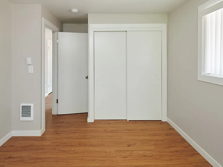 3815 SE 122nd Ave — Photo 15