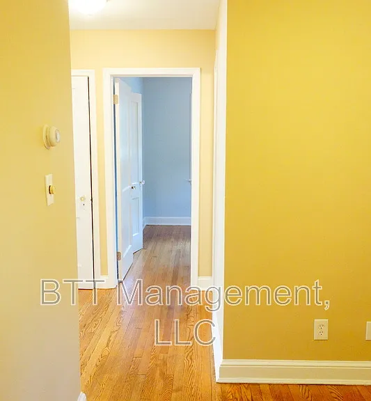 8405 Greenwood Ave #2 — Photo 37