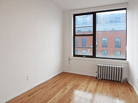 2nd image of 23 Meserole St #3RR