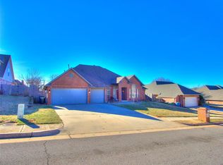 4116 Bristol Ln, Edmond, OK 73034