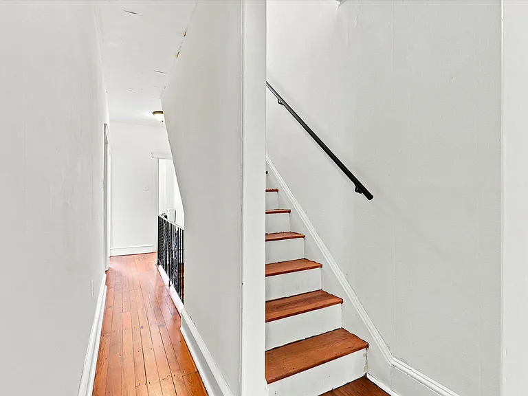 223 Wendover St — Photo 10