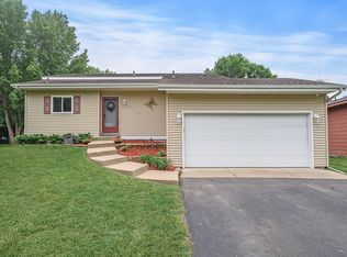 529 Concord Cir, Chaska, MN 55318