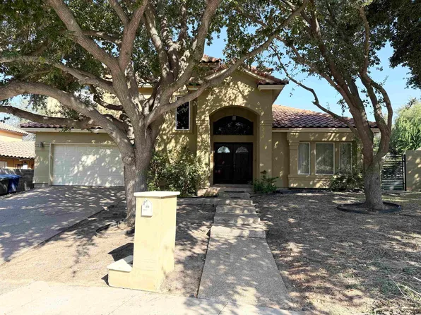 230 Vintage Ln, Laredo, TX 78041
