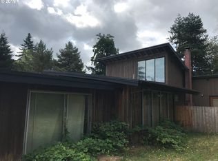 2220 Hawkins Ln, Eugene, OR 97405