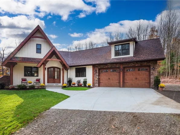 10927 Darien Rd, Holland, NY 14080