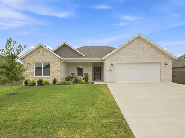 157 N Adler Ave, Farmington, AR 72730