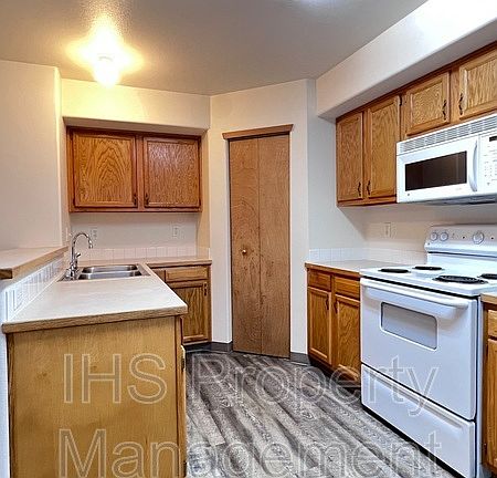 3rd image of 6305 Chapel Hill Blvd APT H101
