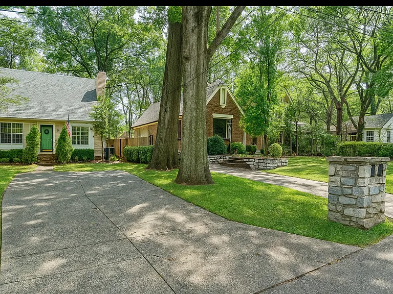 1726 Green Hills Dr — Photo 1