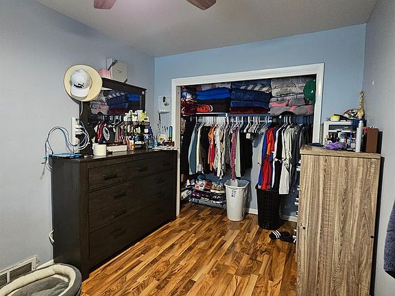 5th image of 5021 White Oak Ave