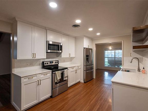 3rd image of 1617 Palermo Dr