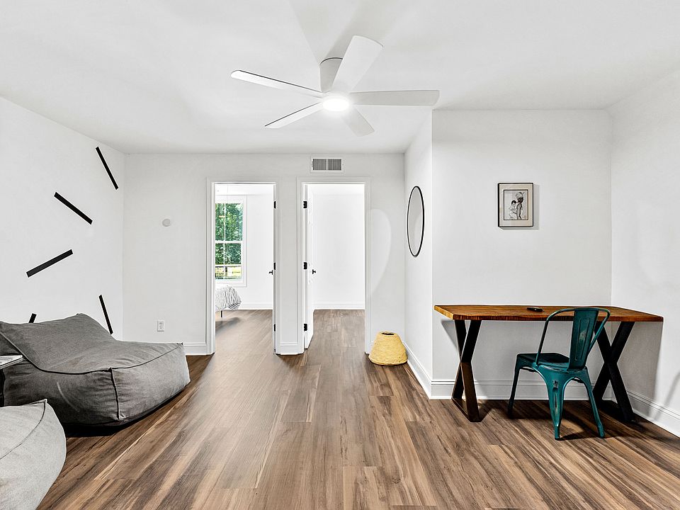 Workspace/Family Room/Flex Space/ Flex Bedroom