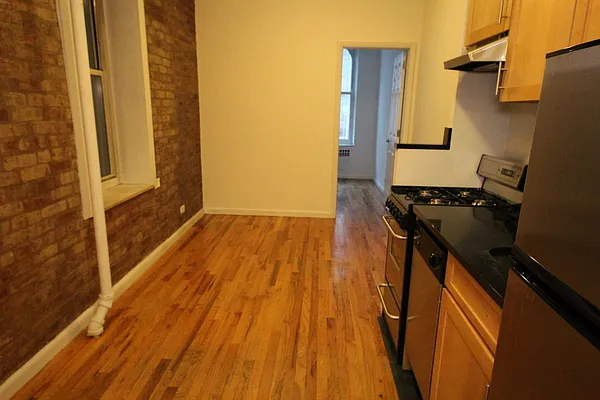 Rented by Waverly Realty Associates | media 5