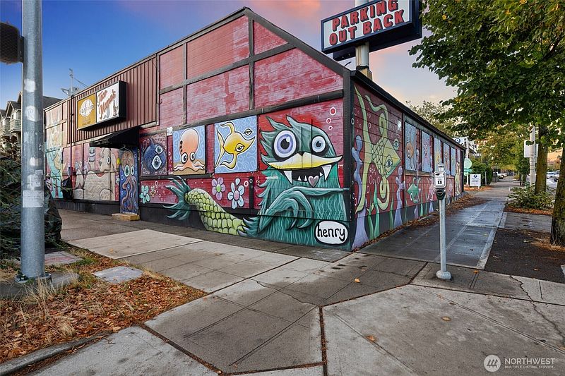4th image of 5305 15th Avenue NW