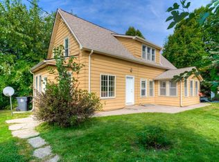 1385 Hazel St N, Saint Paul, MN 55119