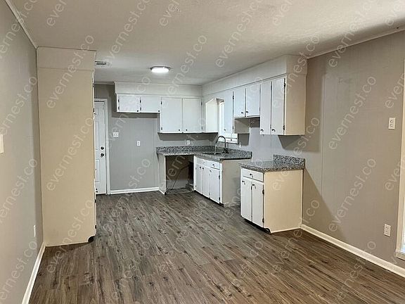 2nd image of 2803 Marydale Dr