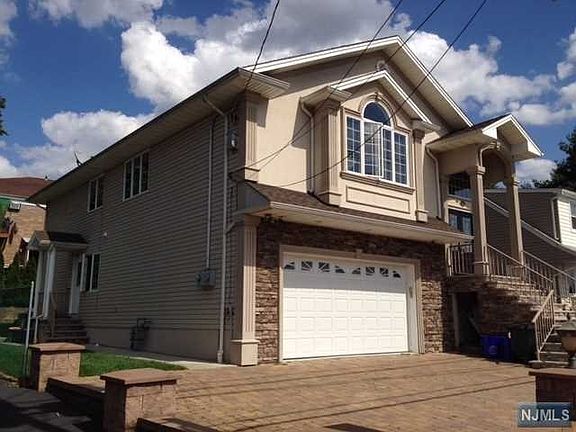 3rd image of 576 Palisade Ave