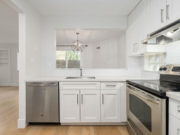 1959 W 2nd Ave #101, Vancouver, BC V6J 1J2