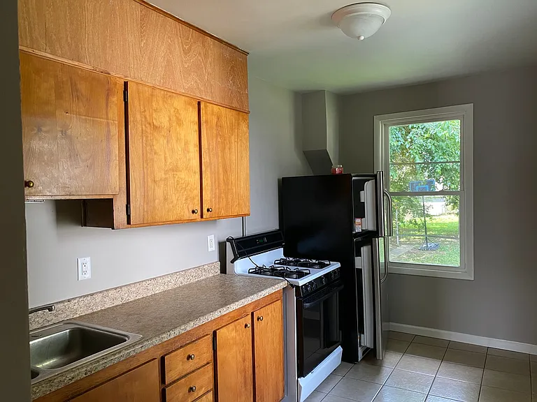212 N Penn St — Photo 8