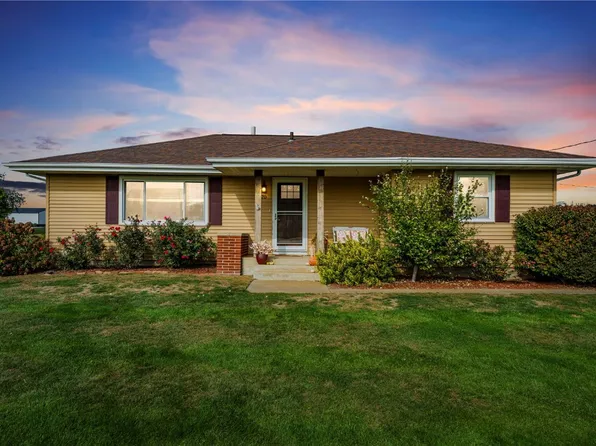70 E Cemetery Rd, Fairfax, IA 52228