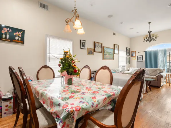 215 South Street image 7 of 37