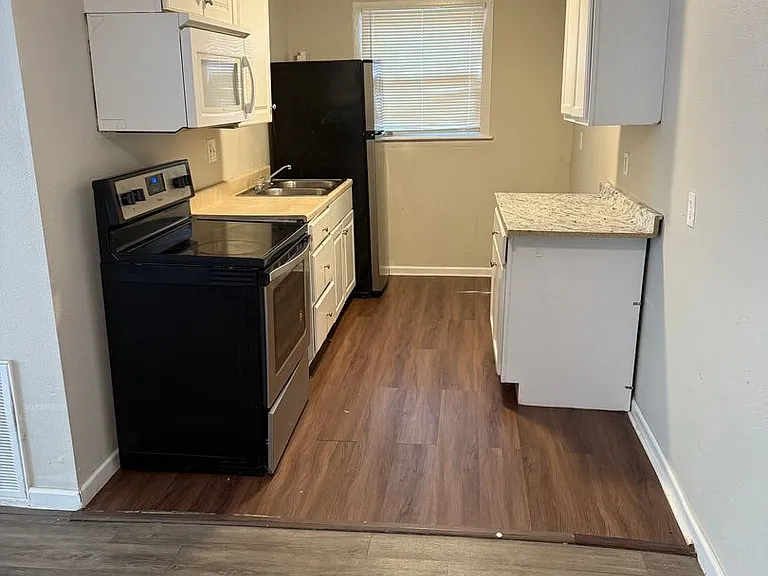Carson Street Apts — Photo 1