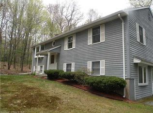 114 Red Oak Hill Rd, Farmington, CT 06032