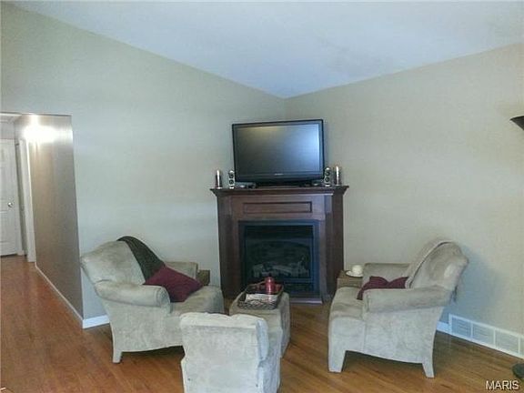3rd image of 2830 Merrell Dr