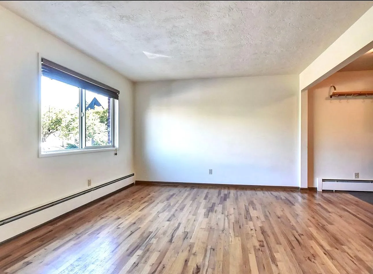 908 SW Gaines St — Photo 2