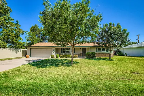 4020 E Earll Dr Photo 1