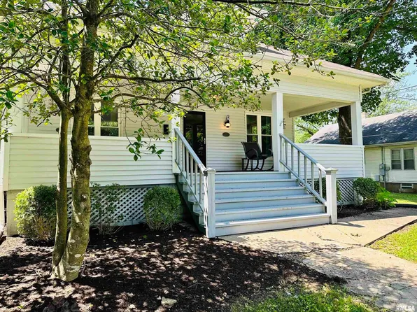 307 E Vienna St, Anna, IL 62906