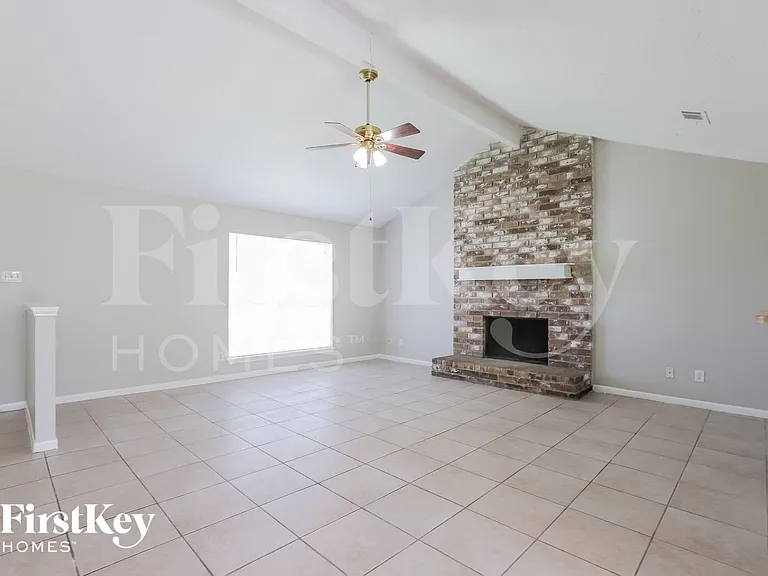 13361 Lake Breeze Ln — Photo 5