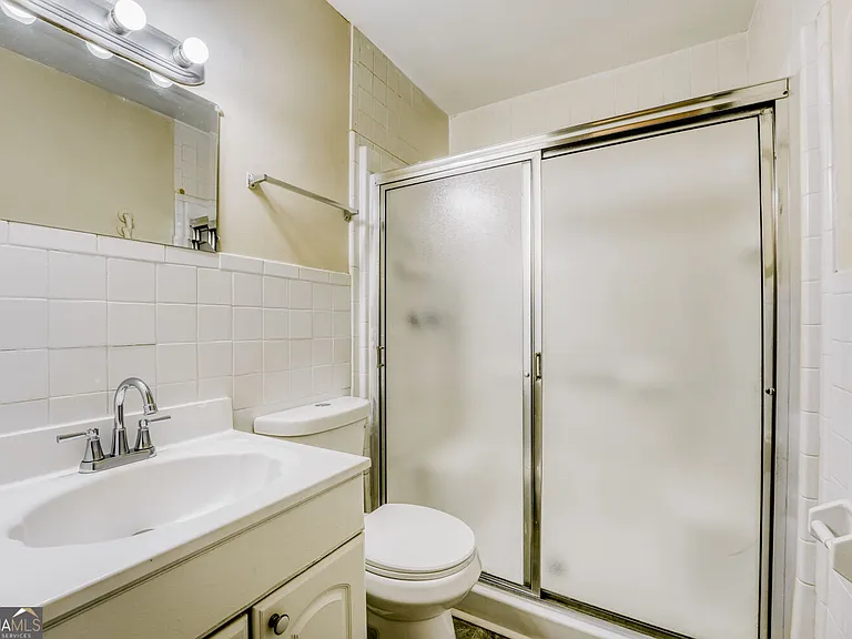 1340 Pineglen Dr — Photo 7