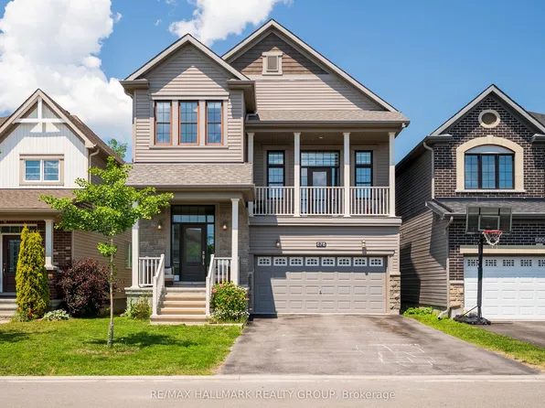678 Eagle Crest Hts, Ottawa, ON K2S 1R8