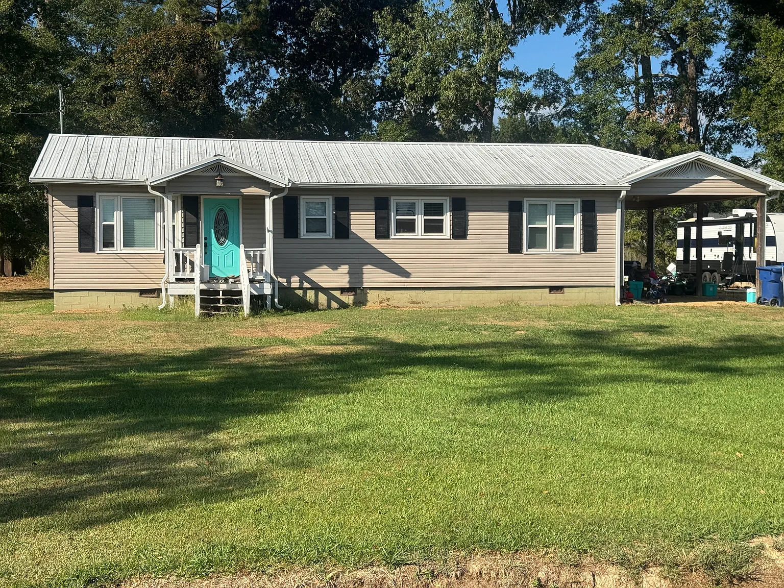 3 bed, 1152 sqft, $1,300 — Photo 2