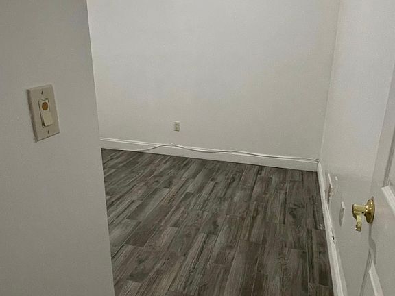 2nd image of 151A Waterbury Ave #B