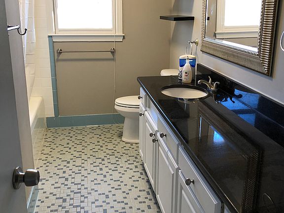 4th image of 414 Mapleton Dr