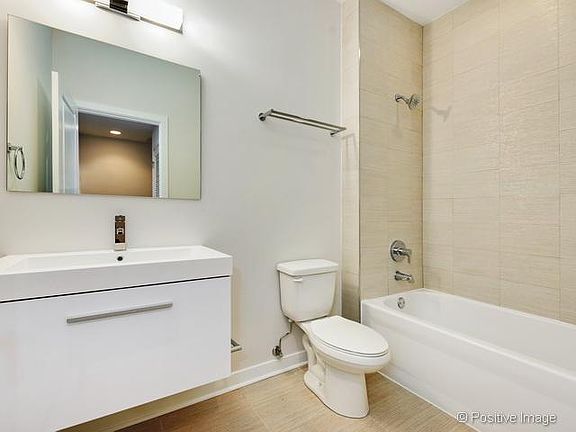 4th image of 2033 N Natchez Ave Unit 2N