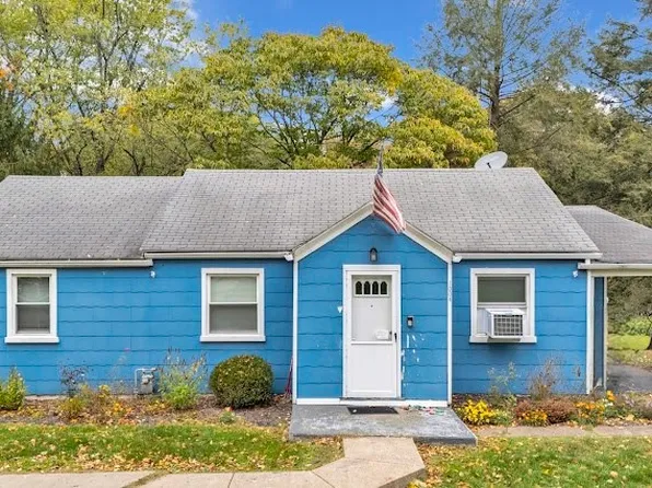 1004 Gringo Rd, Aliquippa, PA 15001