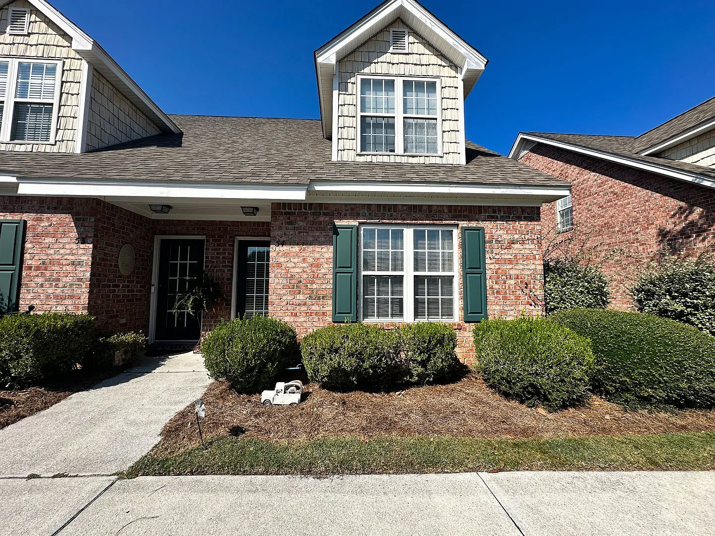 Comfortable and Convenient 3 Bedroom Townhome in Wilmington, NC — Photo 1