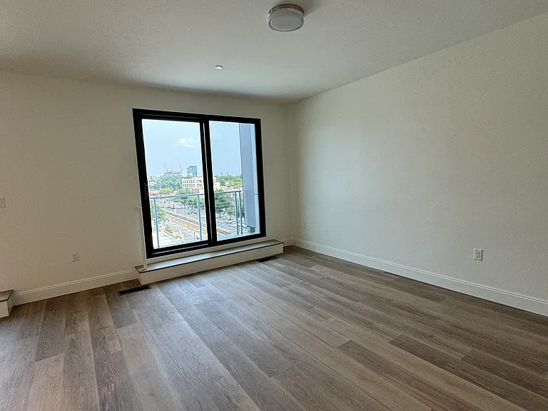 1085 Commonwealth Ave — Photo 16