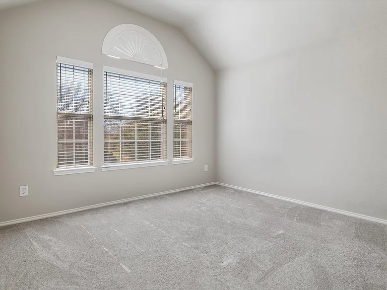 7914 Kristina Dr — Photo 25