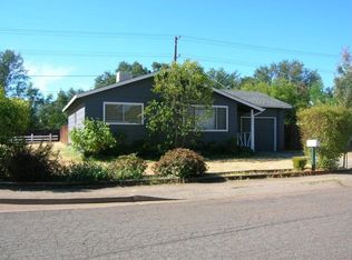 2477 Nebula St, Redding, CA 96002
