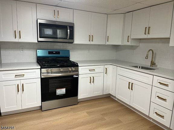 2nd image of 30 Maple Ave
