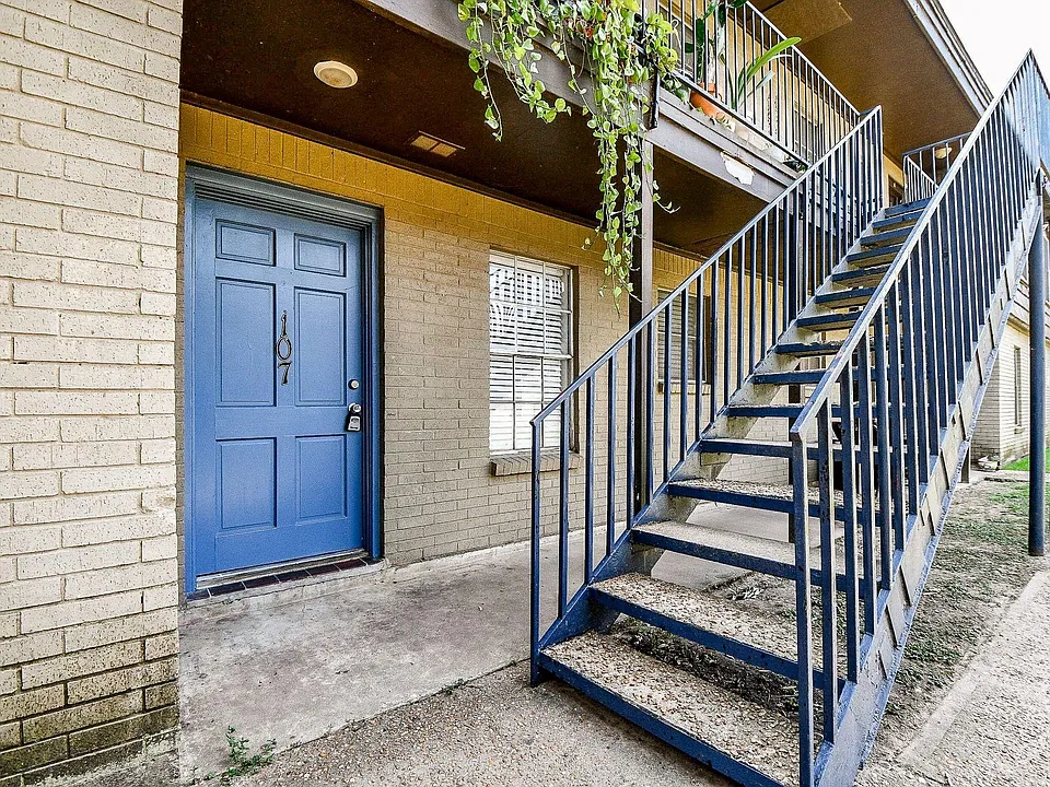 1518 East Ave #107