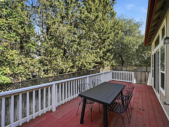 5th image of 366 Breeden Street