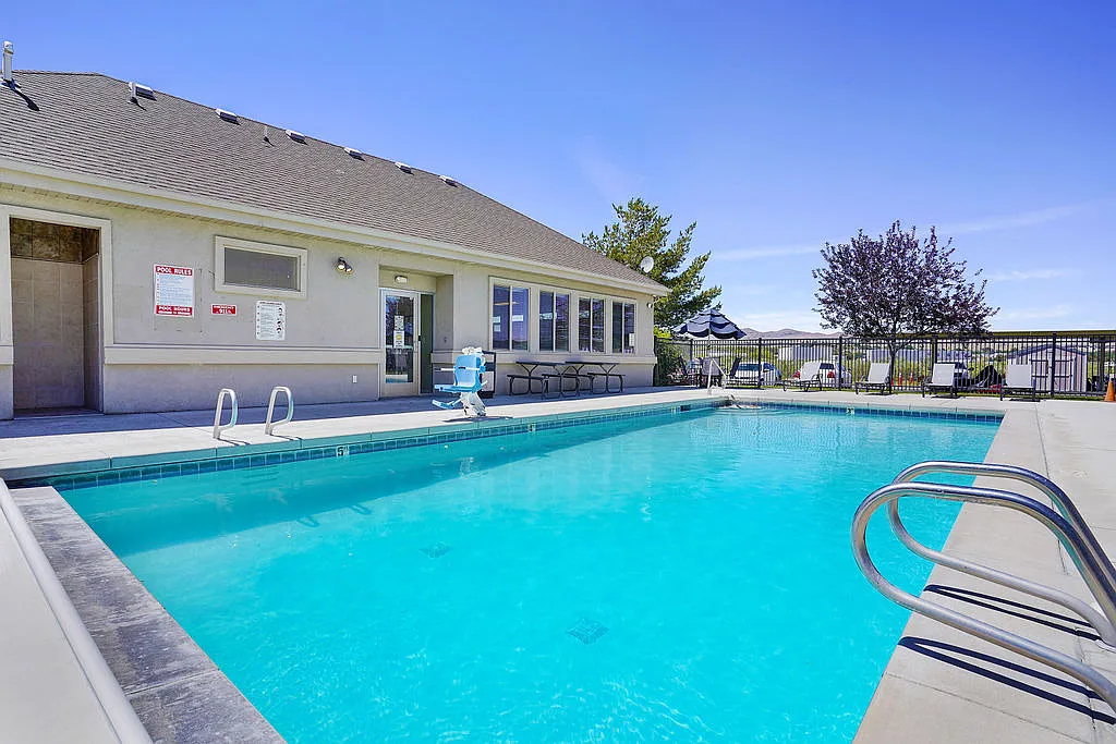 Villas at Riverside — Photo 2