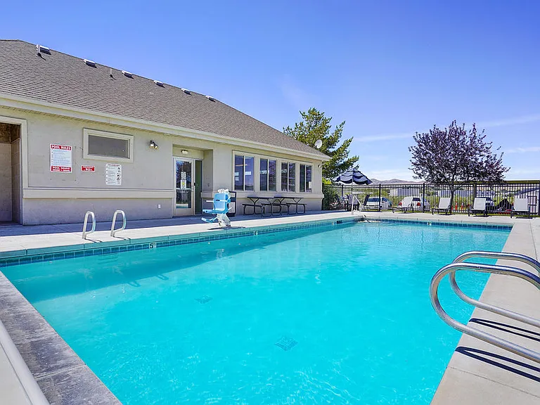 Villas at Riverside — Photo 2