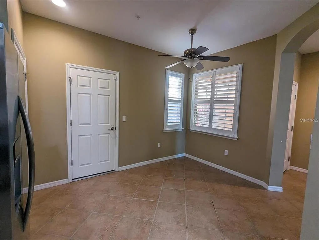 3 bed, 2.5 bath, 1993 sqft, $2,500 — Photo 3
